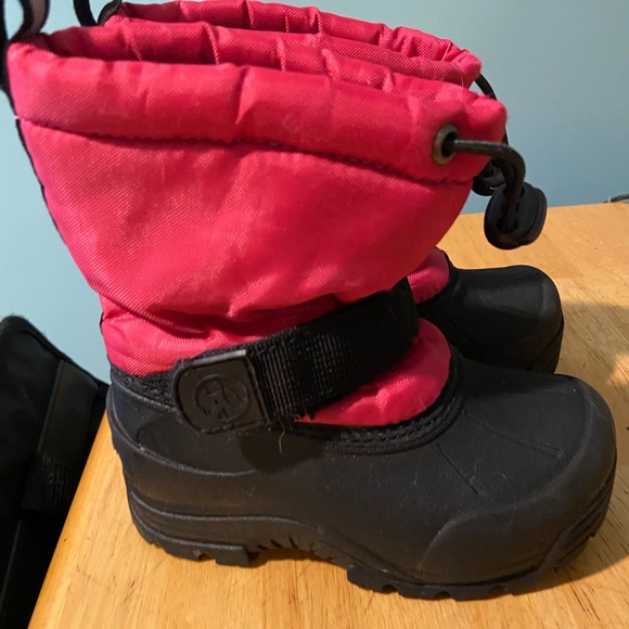girls snow boots size 5